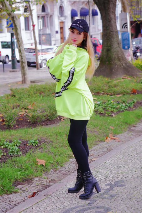 Wearing my favorite hoodie from @KINGLY_MASK 💚🥰💚 #ootd #KINGLYMASK https://t.co/EVaAyOSVt9<a class="tags" target="_blank" title="On Twitter" href="/?out=eyJ0eXAiOiJKV1QiLCJhbGciOiJIUzUxMiJ9.eyJpYXQiOjE3MjM0NzU3MjMsImlzcyI6InR3cG9ybnN0YXJzLmNvbSIsIm5iZiI6MTcyMzQ3NTcyMywiZXhwIjoxNzU1MDExNzIzLCJyZWRpcmVjdF91cmwiOiJodHRwczovL3R3aXR0ZXIuY29tL0tJTkdMWV9NQVNLIn0.StqDR9nDHmOPWmydhYs7FJqN2rVPPPQ62RzrNXYseCvC4OzDzA_cbaBhqRvtzBVeaQ9A2nI3RNzajPLhMZ3NdQ">@KINGLY_MASK</a><a href="/tag/ootd"class="tags"><span>#ootd</span></a><a href="/tag/kinglymask"class="tags"><span>#kinglymask</span></a>