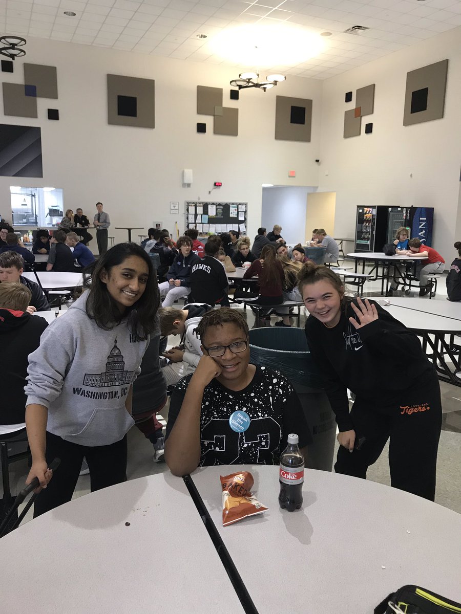 EAST_HAWKS's tweet photo. #lehs_2022 students #dothework in raising awareness about mental health. This is a great example of the great things we see everyday and why we are having #EFCPositiveTweet week https://t.co/B0VPHWgYCW