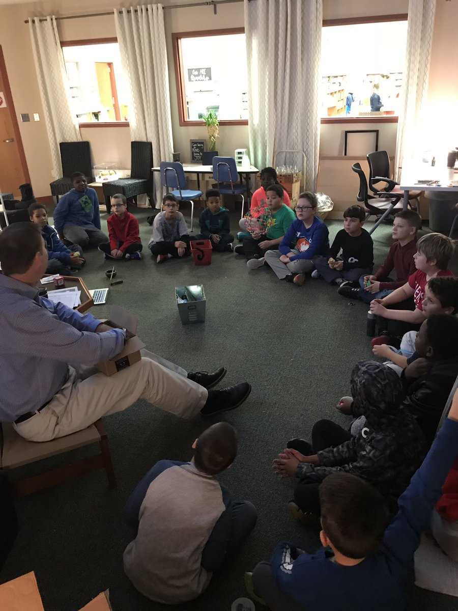 This is what 16 Mindful learners look like 👊. #HREFidgetClub #HRE #HSEFutureReady #HSEcounselor #12DaysofTwitter <a href="/jefffoutty/">jeff</a>