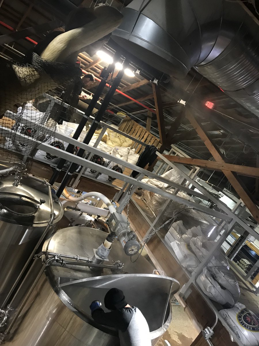 SaltWaterBrewer's tweet image. Celebrating a milestone back here today as we are currently brewing our 500th batch of #ScreaminReels IPA! #milestone #whowantssome #saltwaterbrewery #ipa #brewhouse
