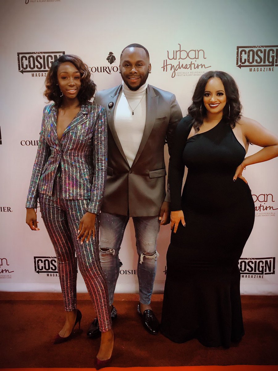 millenniallov3's tweet photo. Came through dripping! Congratulations to all #COSIGNAWARDS 2018 winners! https://t.co/FN6jb0TR6Q