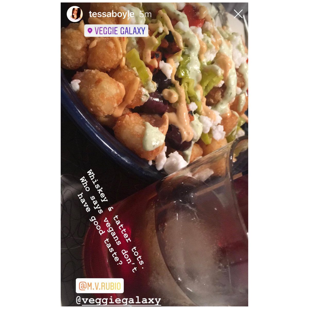 VeggieGalaxy's tweet image. “Whiskey &amp;amp; tater tots. Who says vegans don’t have good taste?”  
(Thx @tessaboyle on IG!)
#blueplatespecial #whiskeyandtots
#vegan