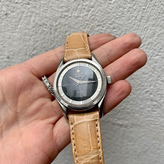 analogshift's tweet photo. When the watch + strap combo is on point 👌
.
.
.
.
#ug #vintageug #universalgeneve #polerouter #ugpolerouter #glossdial #glossy #new #nyc #light #photography #watchpassion #watchfam #watchmania #watchaddict #menstyle #watchoftheday #watchesofinstagram #picoftheday  #nycwatch… https://t.co/PLGRZxCLMU