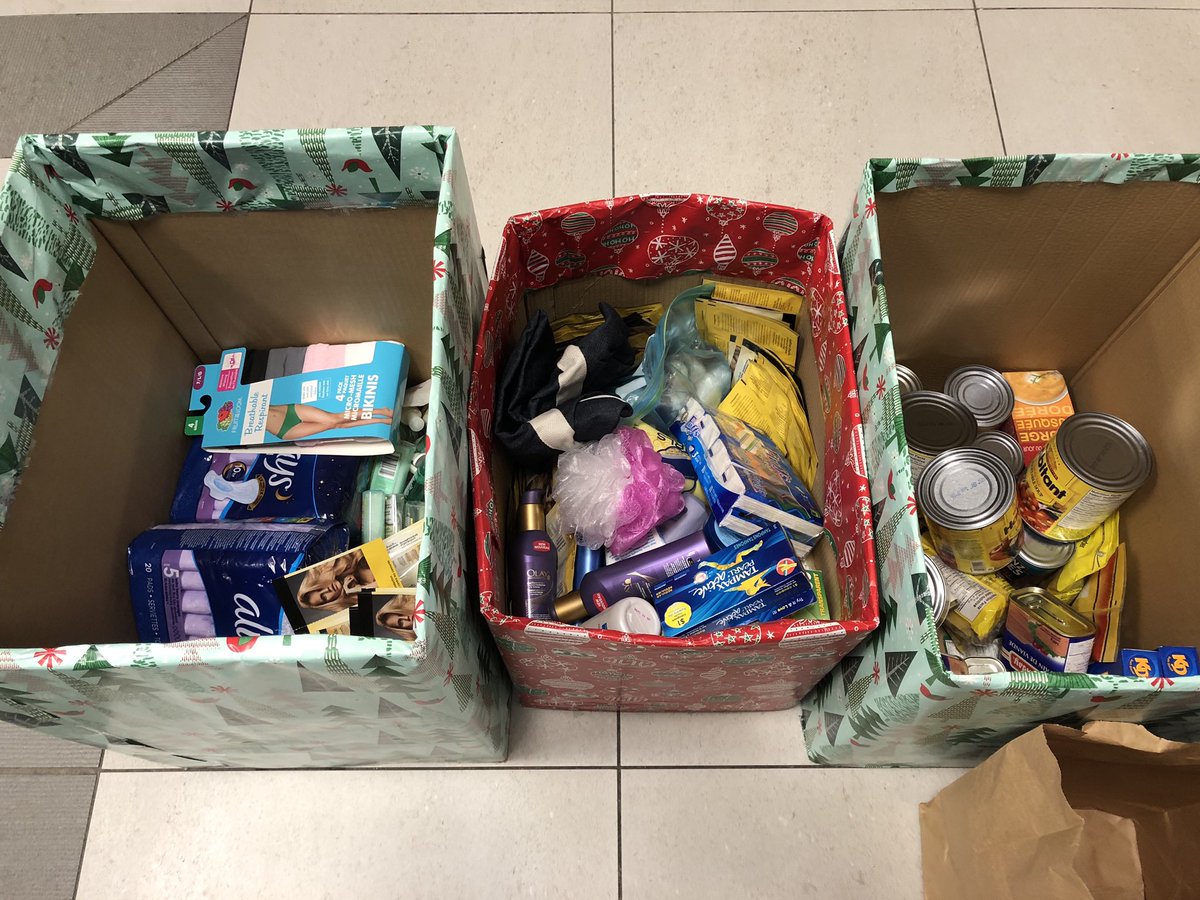 coraliew's tweet image. #TheLittleRedRoaster at the London Provincial Courthouse in #LdnOnt is collecting things for @MySistersPlace &amp;amp; @LondonFoodBank1 until December 20th - Please drop by w/3 donation items and get a FREE coffee/tea. Thank you for your generosity &amp;amp; help to those in need of provisions.
