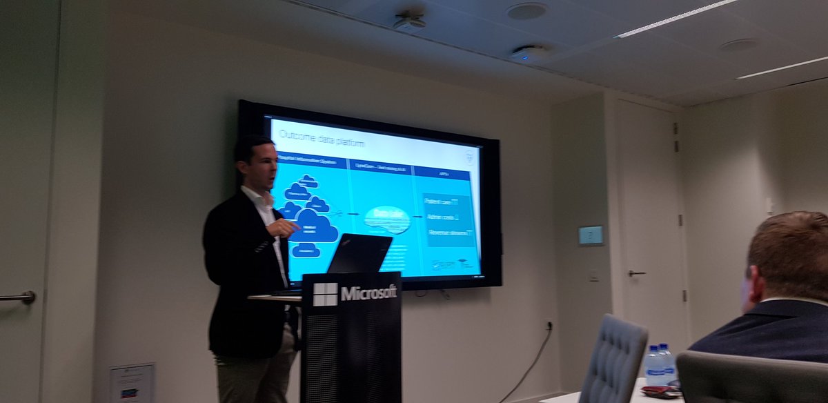 TomBraekeleirs's tweet photo. Evening executive briefing for a South African delegation of CFO's and CIO's. Future of Healthcare and then some startup pitches #Startups #behealth @bhiccare #Bingli #Nephroflow #Lynxcare https://t.co/Kmme3YxaMi