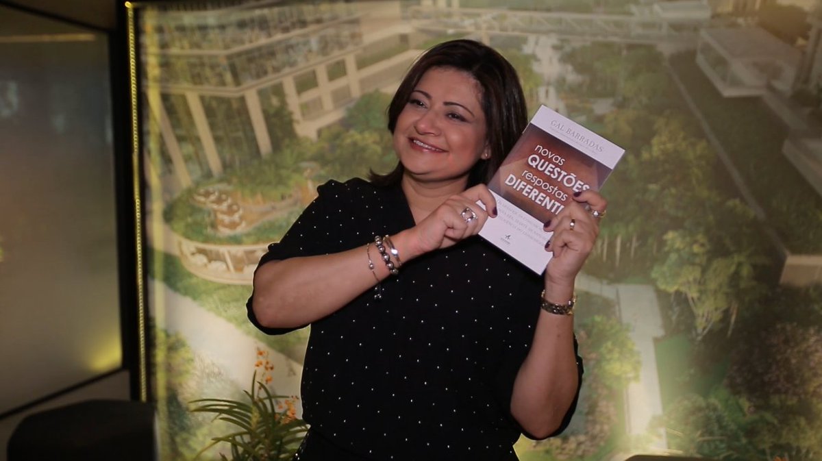 programareclame's tweet photo. O Reclame recentemente conferiu o lançamento do livro "Novas Questões, Respostas Diferentes" de @galbarradas. Gal reúne nessa publicação suas experiências profissionais, aprendizados e visão sobre o futuro do mundo da comunicação.Confira todos os detalhes!
https://t.co/M8tRhvjI16 https://t.co/g5Ne8sOStP