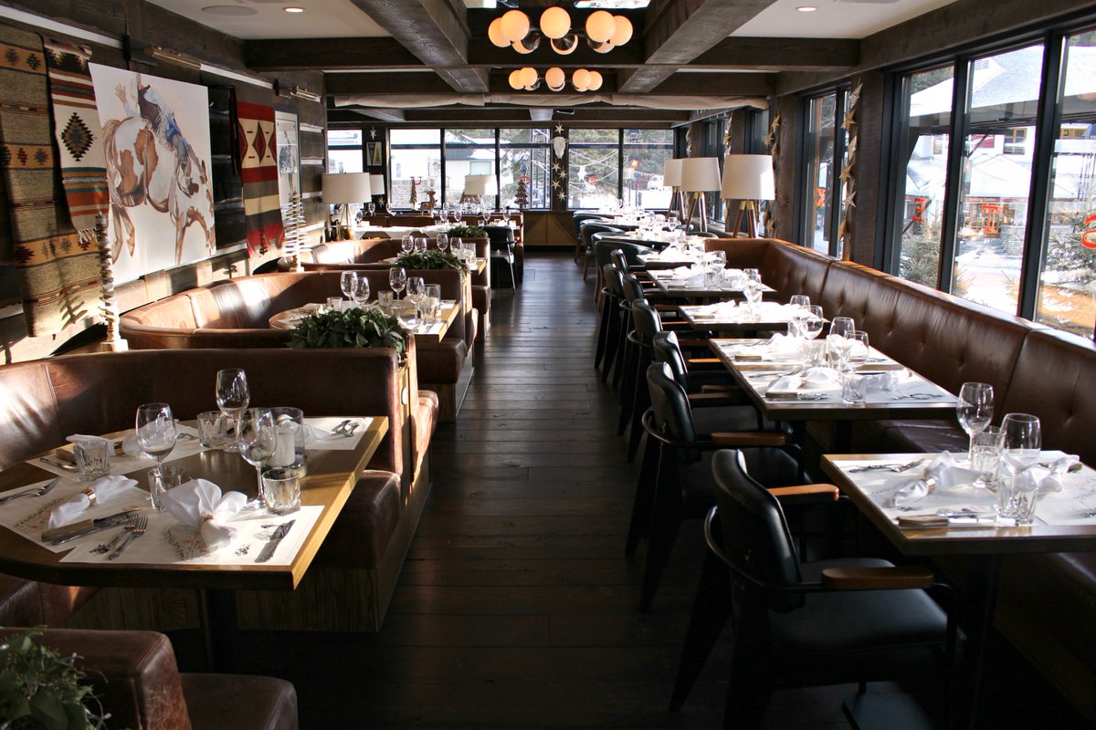 Reason #4 to stay at #Banff's restored Mount Royal Hotel: Good eats just steps away. bit.ly/2zmmhkg      <a href="/PursuitBanff/">Pursuit Banff Jasper Collection</a> <a href="/TravelAlberta/">Travel Alberta</a> #explorealberta #albertaeats