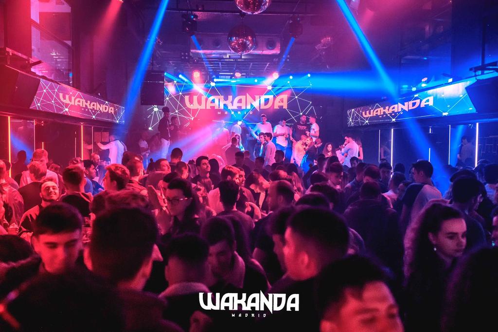 GothamRRPP's tweet photo. 🔥WAKANDA FESTIVO🔥
(Mié &amp; Vie 5/7.DIC)
#Wakandamadrid #Viernesdewakanda #Salacool #Botellaspremium #Girlsfree https://t.co/RjmyrjhHqw