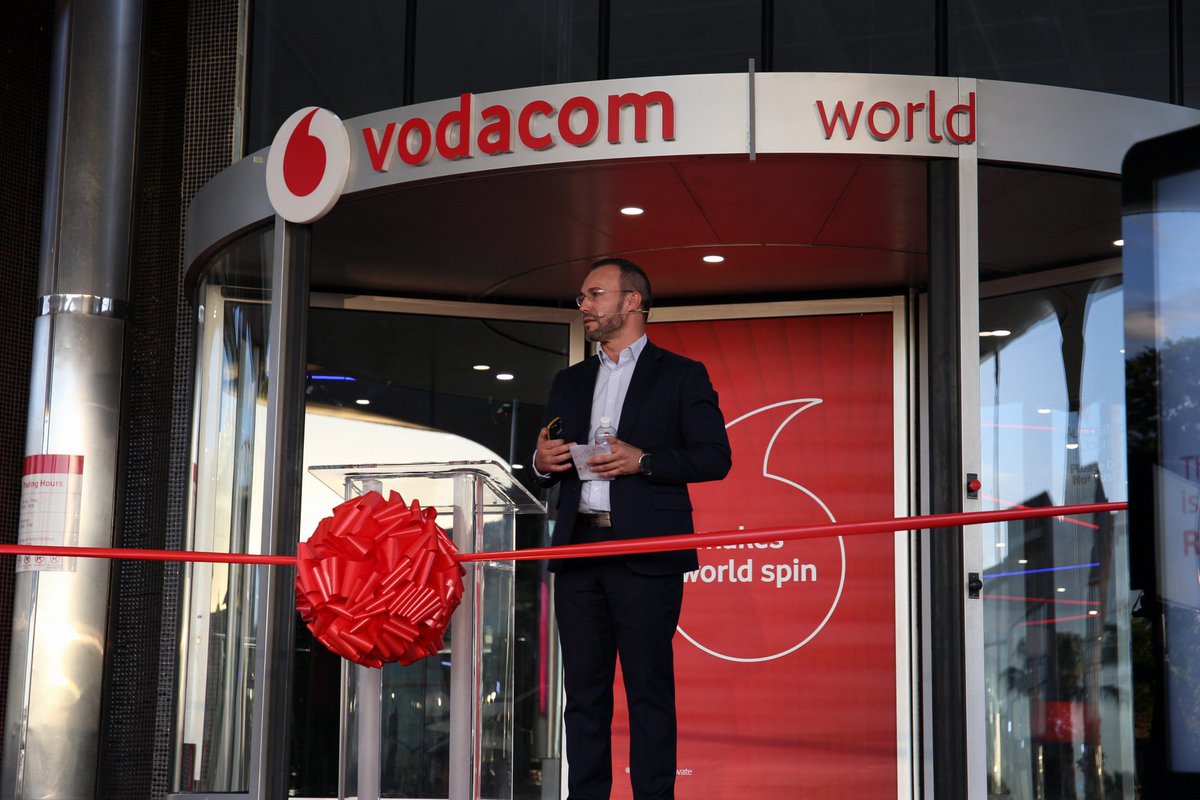 Vodacom's tweet photo. Chief Officer: Consumer Sales and Distribution, Jorge Mendes, made a special mention that the new-look and re-imagined Vodacom World will focus a lot on creating unique experiences that are more practical, for our customers. #ReadyToInnovate https://t.co/oVwlV8tqrC