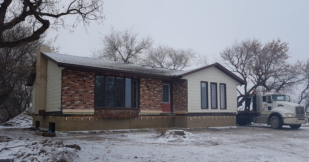 Neufeldbuilding's tweet photo. William, Ryan Harder, Boston and Matthew loaded this home in the Elrose area and moved it to the Broderick area. https://t.co/fFveeGSUrC