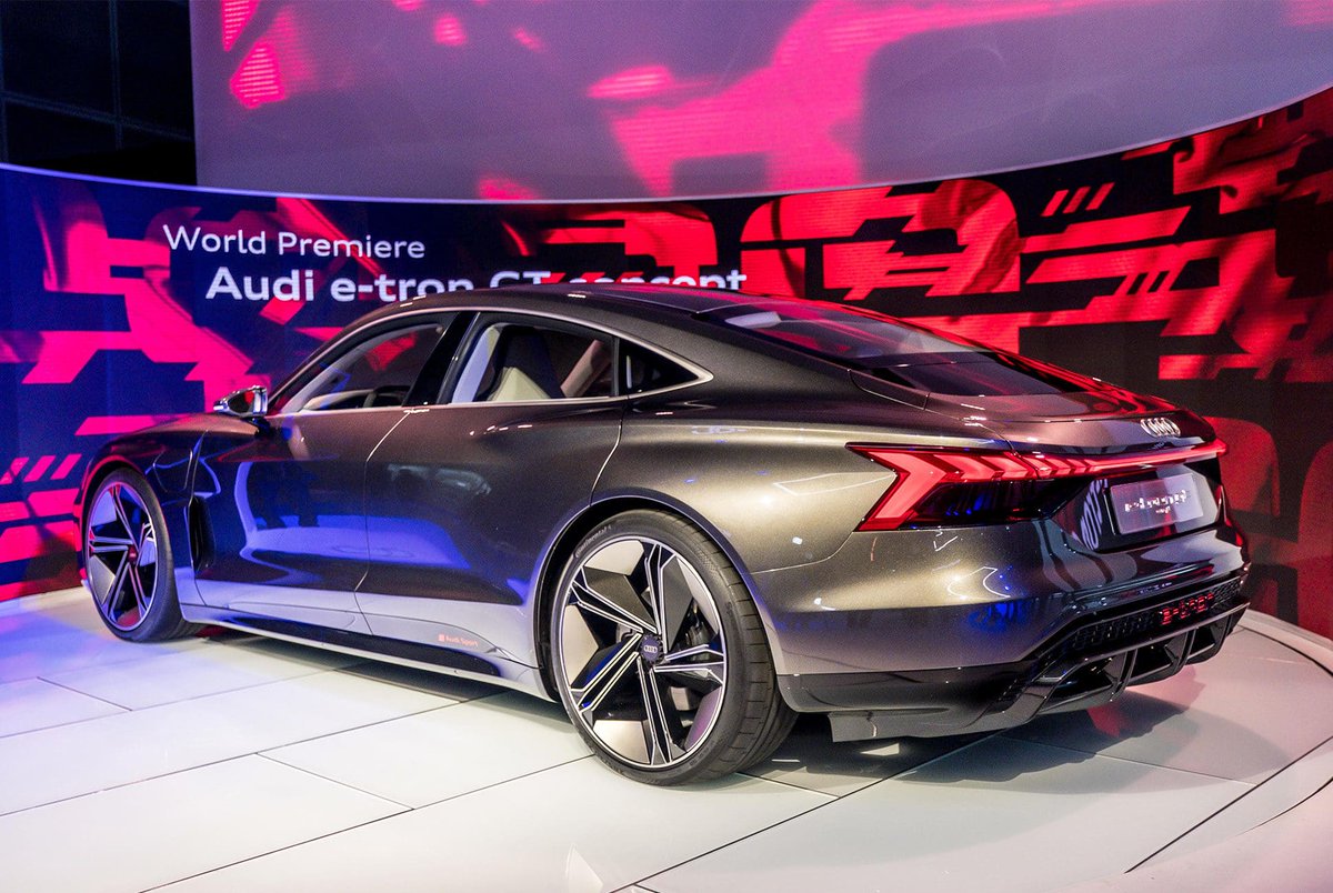 ObdurateEsentls's tweet photo. Photography to take note of #ObdurateEssentials #LAAutoShow #LAAutoShow2018 #AutoShow #AutoShows #ConceptVehicles #Audi #ETronGT #GT #590Horsepower #ElectricMotors #248MileCharges #ElectricVehicles #Cars #Car #ElectricCars #Avengers4 #Marvel #Debut #PhotographyToTakeNoteOf https://t.co/dZ7mQ8eyYt