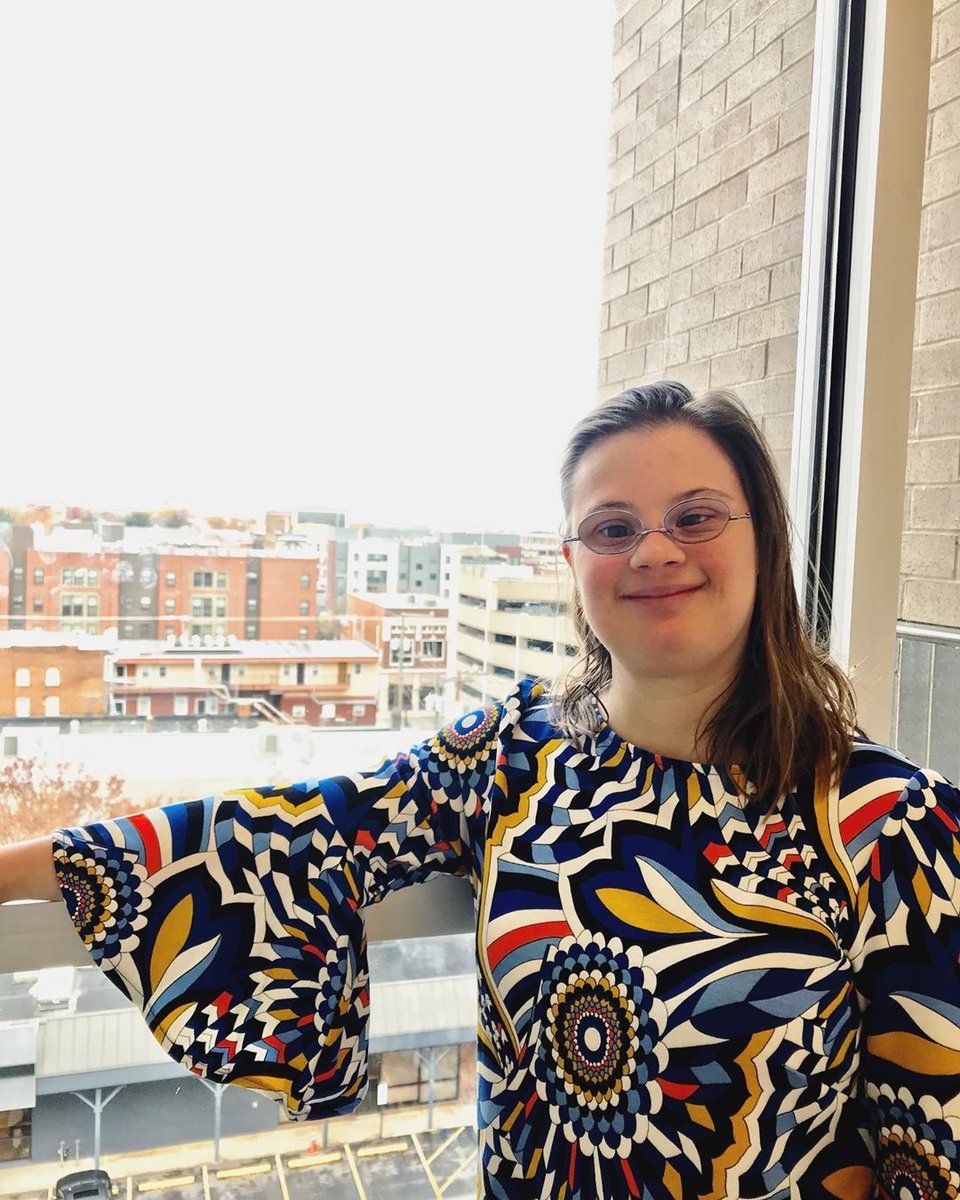 VCU_CTI's tweet photo. Ashley is a second year student in the VCU ACE-IT in College program.  This week she is taking over the VCU Make It Real Instagram account to share her journey as a college student. Follow along #makeitreal #thisismyreal #VCUACEIT #VCU
 https://t.co/0HUj8AMg2w https://t.co/nxQE8SbE1C