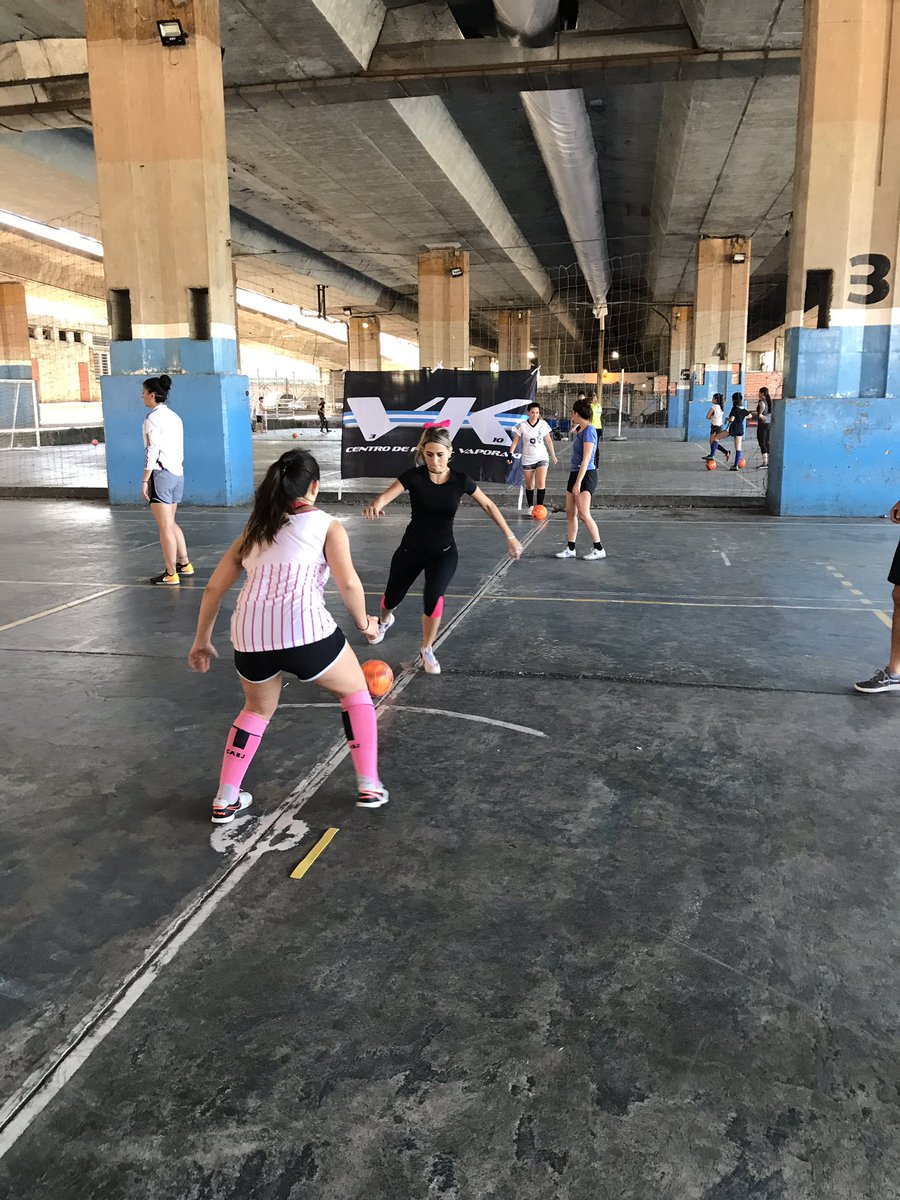 Centro de futsal Vaporaki tweet media