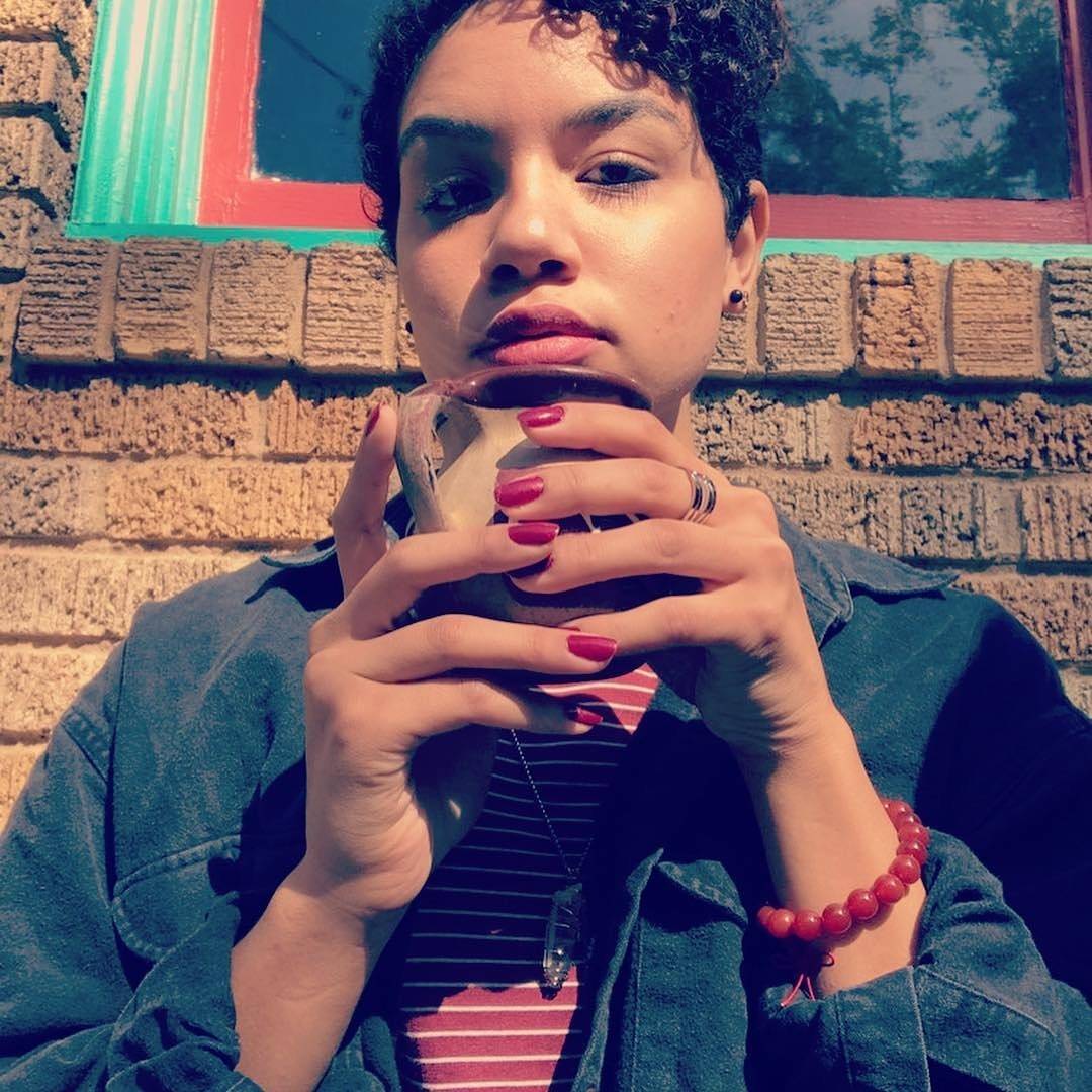 #Coffee you complete me in every way. 
open till 9pm
.

repost 📷 from @sicilyverdani Sun is shining
The weather is sweet☀️
.
.
#montrosehtx #houstoncoffeehouse #houston #tejas #elpueblounido #cafedeholla 
#montrosehouston #houstoncoffeehouse #houstonartist