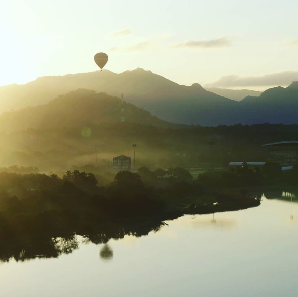 LankaBallooning's tweet photo. Early Morning View 😍🎈🌅

Book Your Sri Lanka Balloon Ride
https://t.co/kNW4jWkXA0 https://t.co/9HdXO6KXSI