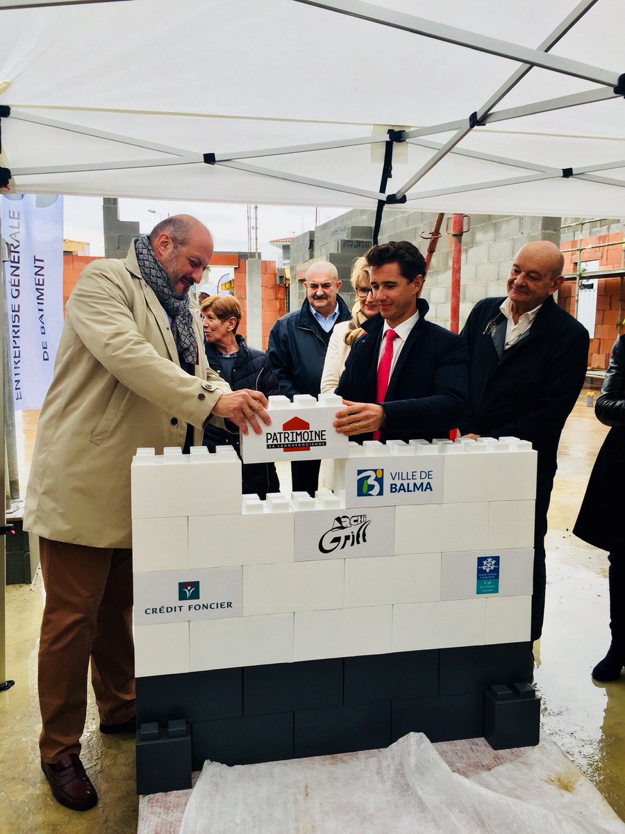 Pose de la première pierre en début d’après-midi de la future crèche rue Roland Garros et qui comptera 40 places. Un tres beau projet bien pensé qui entre dans la volonté de la Ville de soutenir les familles Balmanaises dans leur quotidien !