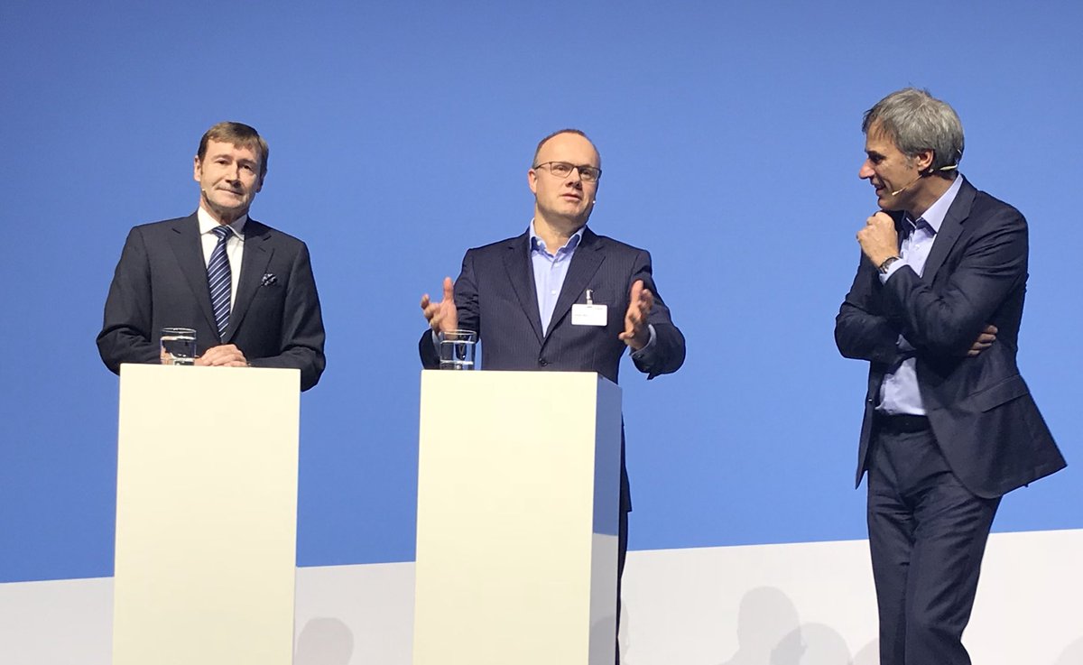 DATEV's tweet photo. „#Datev ist der Treiber der #Digitalisierung in Deutschland,“ sagt Dr. Robert Mayr auf der @Bitkom Bühne. #DigitalGipfel2018 #datevdigital https://t.co/8sfazpCQB2