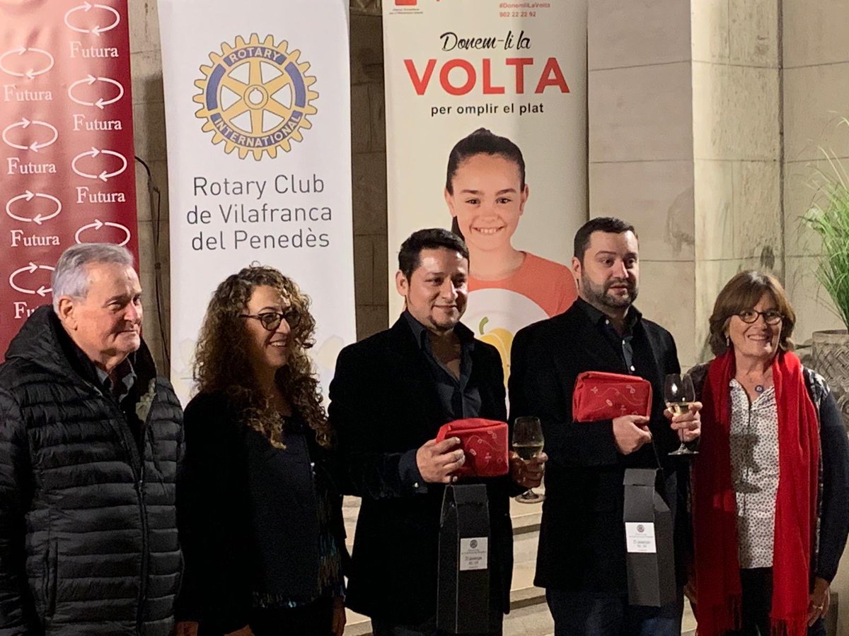 Concert solidari en favor de la Creu Roja. Magnifica actuació i una immillorable posada en escena.