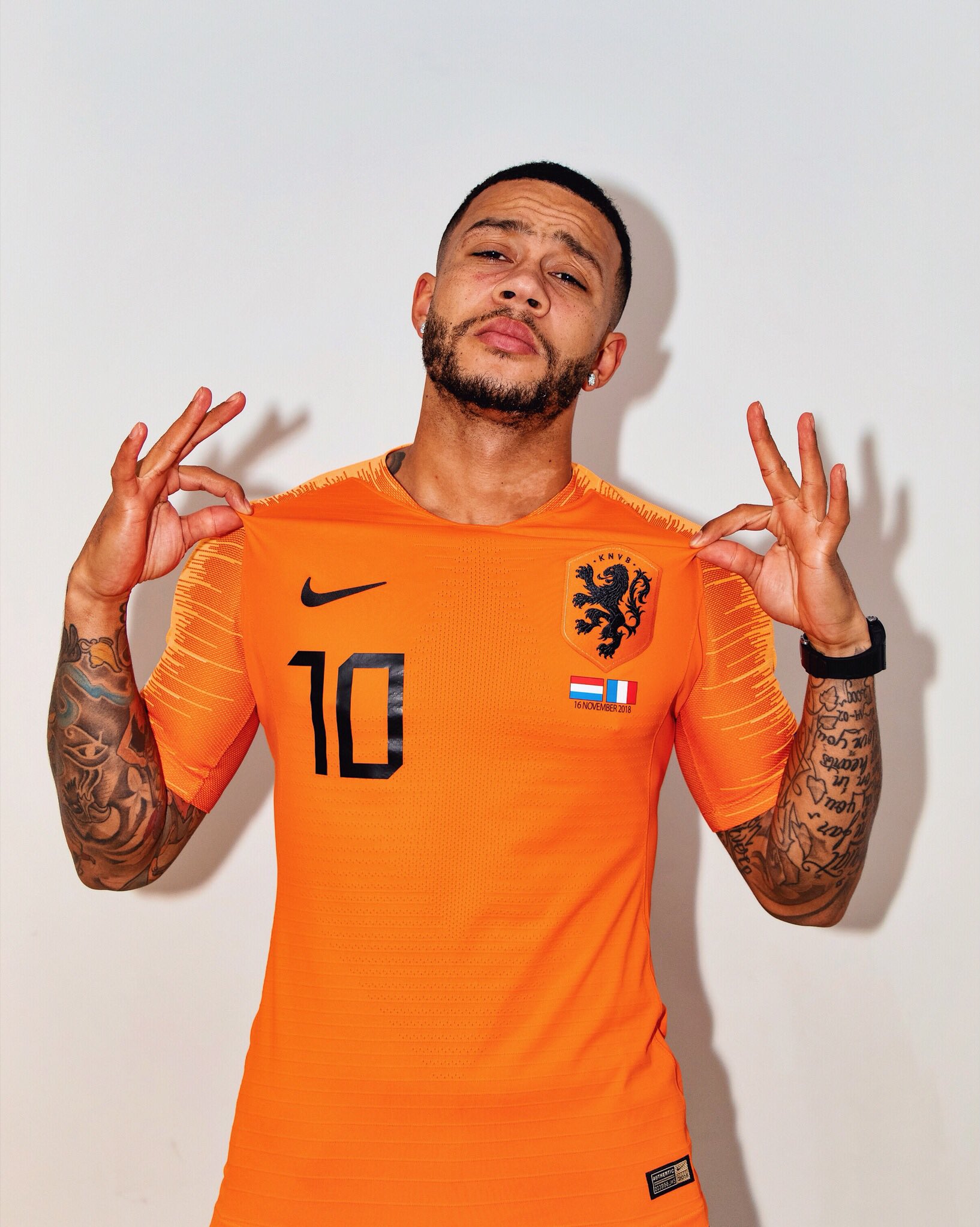 depay netherlands jersey