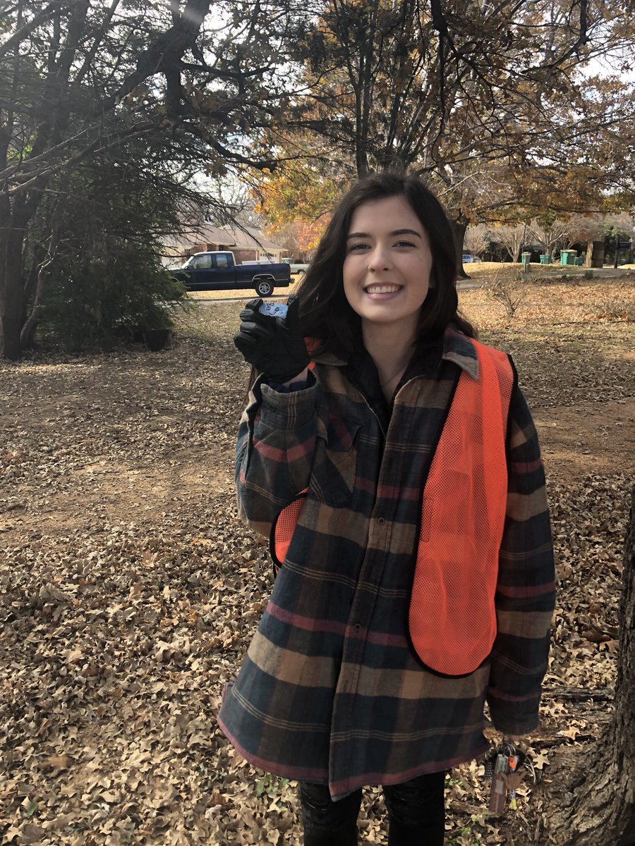 LdStuco's tweet photo. cleaning our local parks today! #StuCoLovesOurCommunity https://t.co/Ei5AXv7EBl