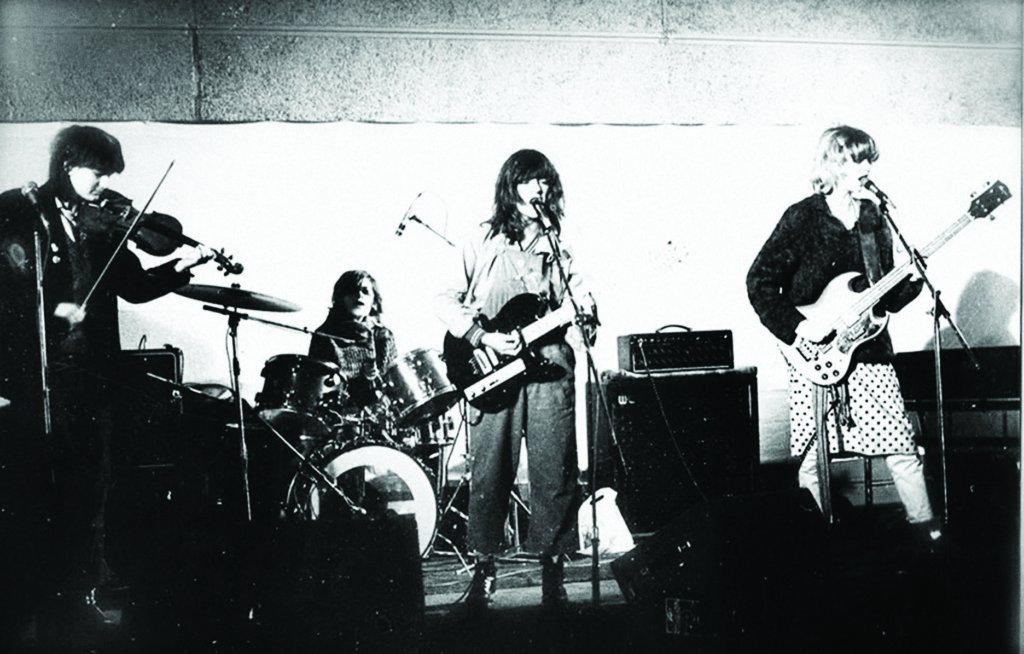jennpelly's tweet photo. my raincoats book is a great holdaytime gift for: music fans, punk thinkers, teens, people just beginning to play music, visual artists into concepts and process, anyone interested in feminism and counterculture 🙂📷: Shirley O’Loughlin https://t.co/F2eCn5rlmv https://t.co/kOJXMPHRIH