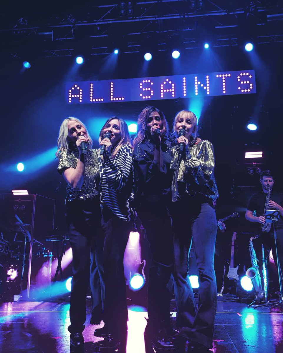 paulorourke86's tweet photo. Thank you @AllSaintsOffic for an amazing night @O2InstituteBham and thanks especially to @ShazAllSaints for appreciating my dancing 😂😳 💙 #crackinggig #AllSaints #TestamentTour https://t.co/b0w4iIO8uL