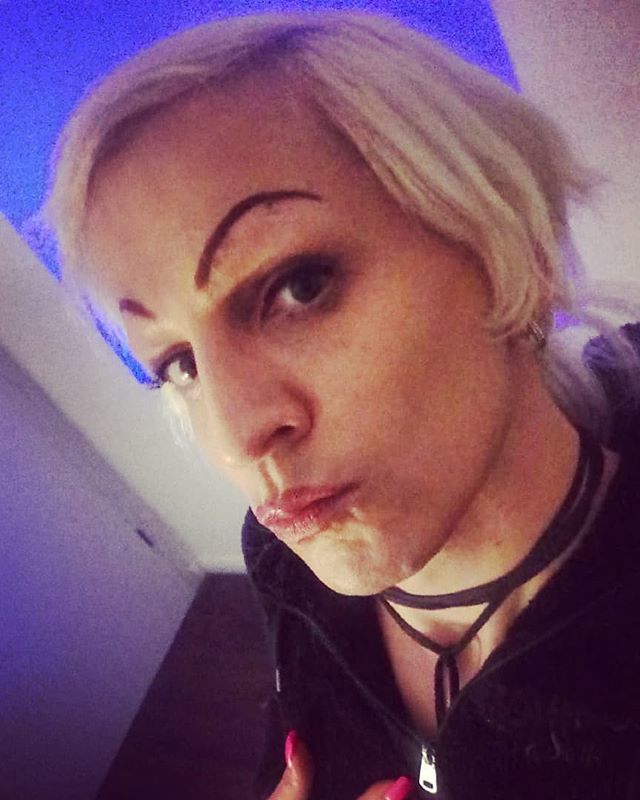 DeepesDaria's tweet photo. #daily #makeup #self #shot #selfie #trans #lgbt https://t.co/Vt2W2NswZ5 https://t.co/qeRCY4cvtL