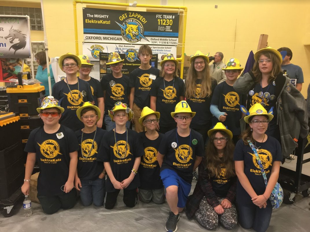 Come check out the  11230 Elektrakatz at our next competition on december 8th at Oxford middle school!