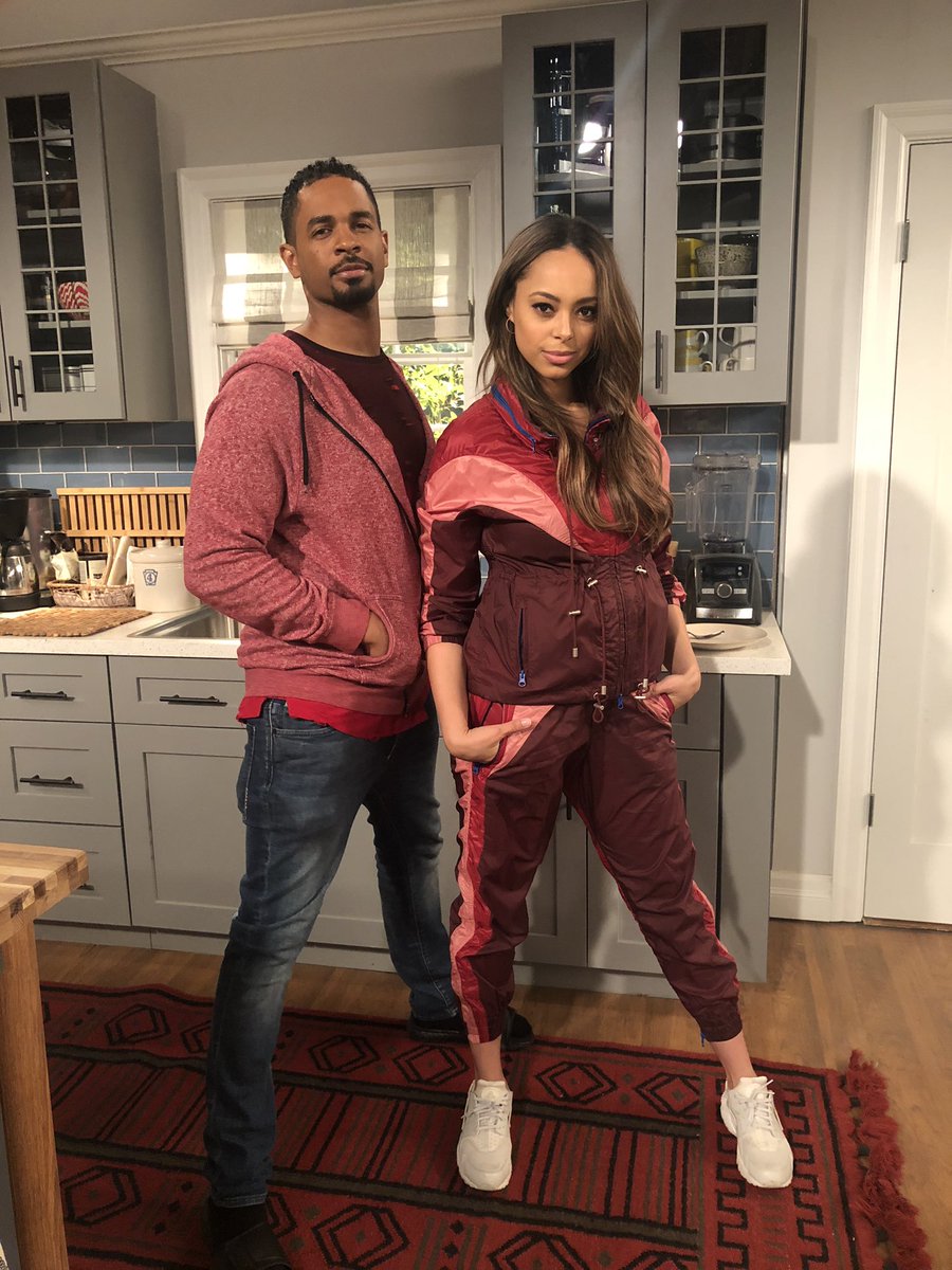 Sexy in Crimson. Watch these two characters tonight on @happytogethercbs  #werk @wayansjr, image size:900x1200
