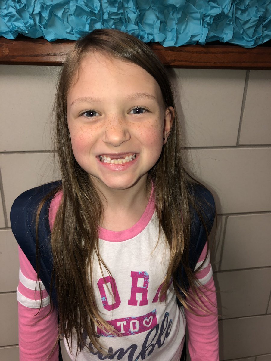 adroseteach's tweet image. This sweet girl lost another tooth!
All I want for Christmas is my two front teeth...🎄