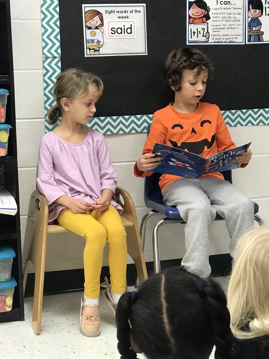 This morning we had a special guest reader. One of our friends’ older brother came to read. He did a wonderful job and we felt so lucky he spent his hard earned dojo’s to come read to us!!! <a href="/taradupps/">Tara Dupps</a> #MLBallstars #ourstory #mulberryelementary