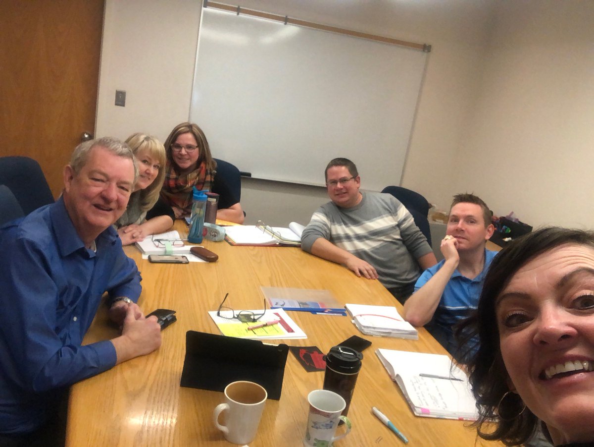 Mrs_LindaTucker's tweet photo. Thank you @pmg12 for the ‘Seeds of Brilliance’ and our time this morning. We look forward to continued conversations in Powering Hope and Possibilities @CMJHS1 @ghsd75 #thewonderwall #makingtheimpossiblehappen 🙌😊👏 https://t.co/mEydUeTRsZ