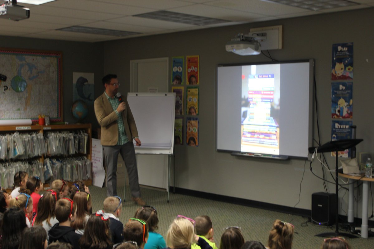cparkerlms's tweet photo. What a day with @StudioJJK! @GainfieldSchool Ss learned inside scoop of what it takes to publish writing and art and the importance of never giving up on your dreams! #lovelunchlady #gesreads #geswrites #gesdraws https://t.co/Xvdn2THR1F