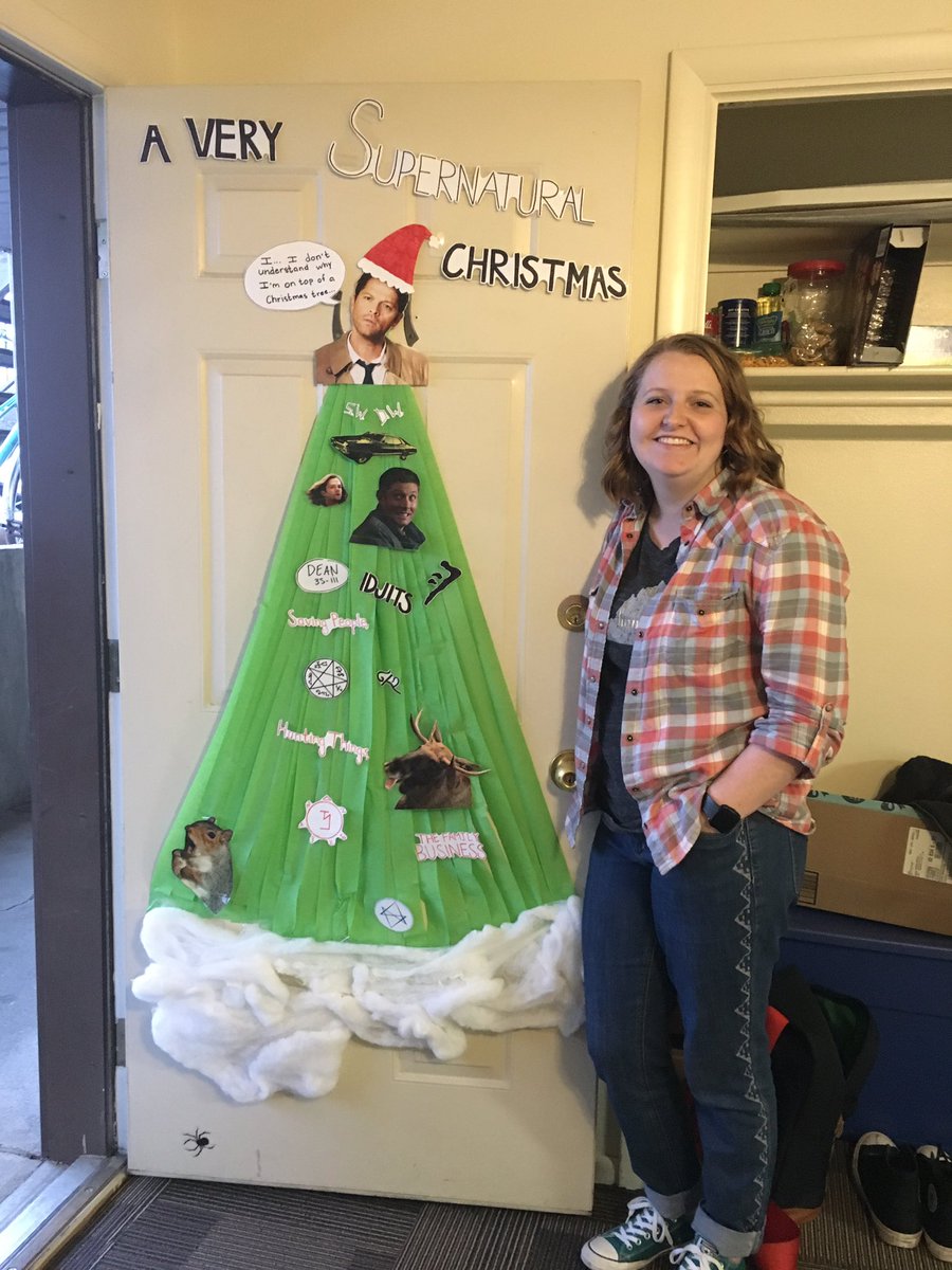 mrnblrrbrts's tweet photo. Hey @jarpad,@JensenAckles, and @mishacollins you think we will win our apartment door decorating competition? https://t.co/ORgS1SfpxS