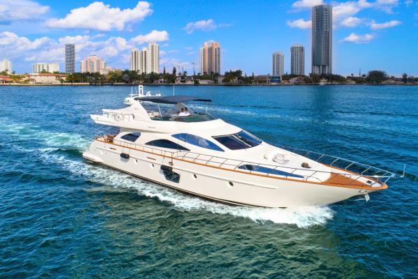 fyiyachts's tweet photo. 80' Azimut - https://t.co/T33g2bSnUC https://t.co/1e4vnMnzip