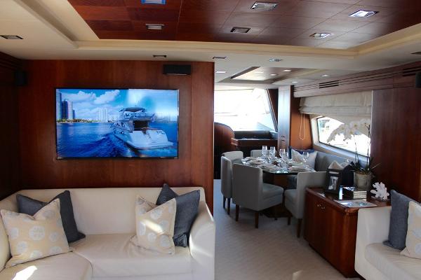 fyiyachts's tweet photo. 80' Azimut - https://t.co/T33g2bSnUC https://t.co/1e4vnMnzip