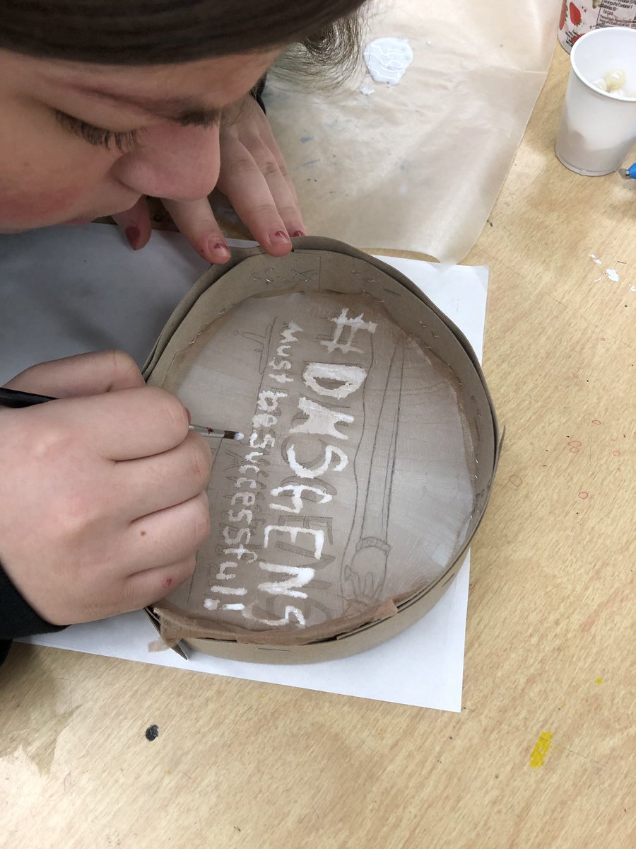 DmsSmarties's tweet photo. Art club is making their own silk screens from recycled products!!! Using their own designs! Can’t wait to print them on t-shirts! (This is something they will be able to use for the rest of their lives)  #dmsart #MUSTbesuccesful #weareDMS #makersgonnamake #whentechmeetsart #love https://t.co/rnIiR6hPth