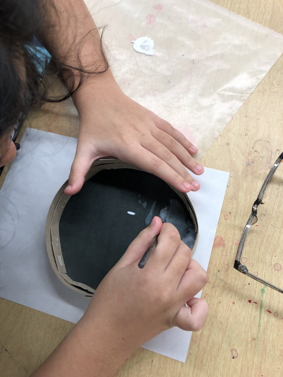 DmsSmarties's tweet photo. Art club is making their own silk screens from recycled products!!! Using their own designs! Can’t wait to print them on t-shirts! (This is something they will be able to use for the rest of their lives)  #dmsart #MUSTbesuccesful #weareDMS #makersgonnamake #whentechmeetsart #love https://t.co/rnIiR6hPth