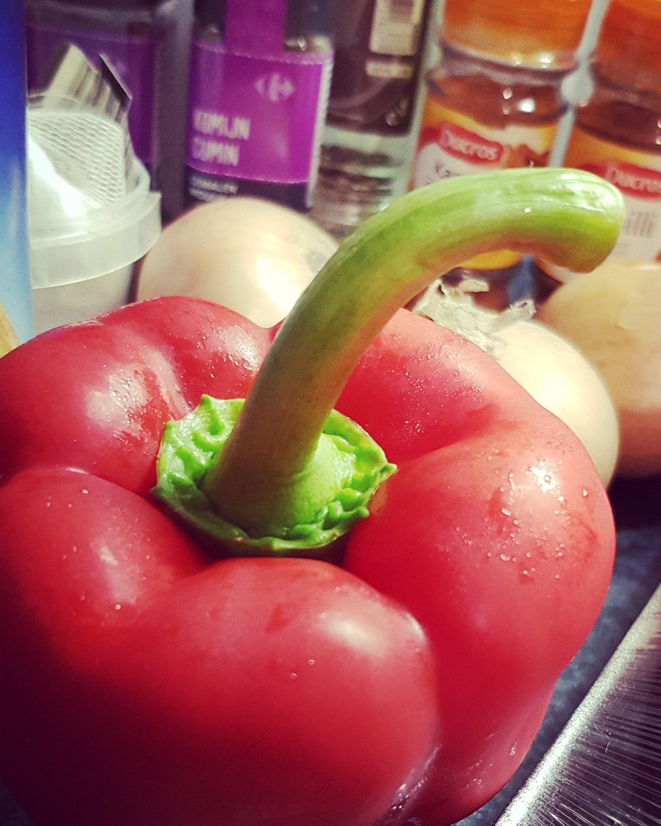 Lol_Madd's tweet photo. Live! Cooking chilli con carne with MaddMan!♡ https://t.co/PirvEEADRN #redesign #busy  #cooking #chilli  #chilliconcarne🌶  #streamer #twitchkittens #twicher #twich #help #goals2018💪 #support #followers #games #PS4 #Destiny #fortnite #vrchat #vr  #snapchat👻 #joinme #live https://t.co/mgs3oNdgv7