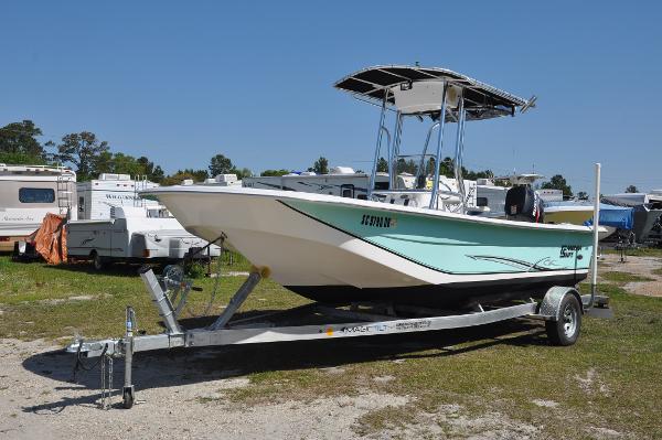 Magnum_Marine's tweet image. Think of a place you want to go on the water and the DLV Series can get you there. The heart and soul of the DLV lays in its unsinkable, all-fiberglass, modified-V hull, designed for offshore excursions. ow.ly/bojo30mEcpt #boats #BoatingLife #MagnumMarine #Hampstead #NC