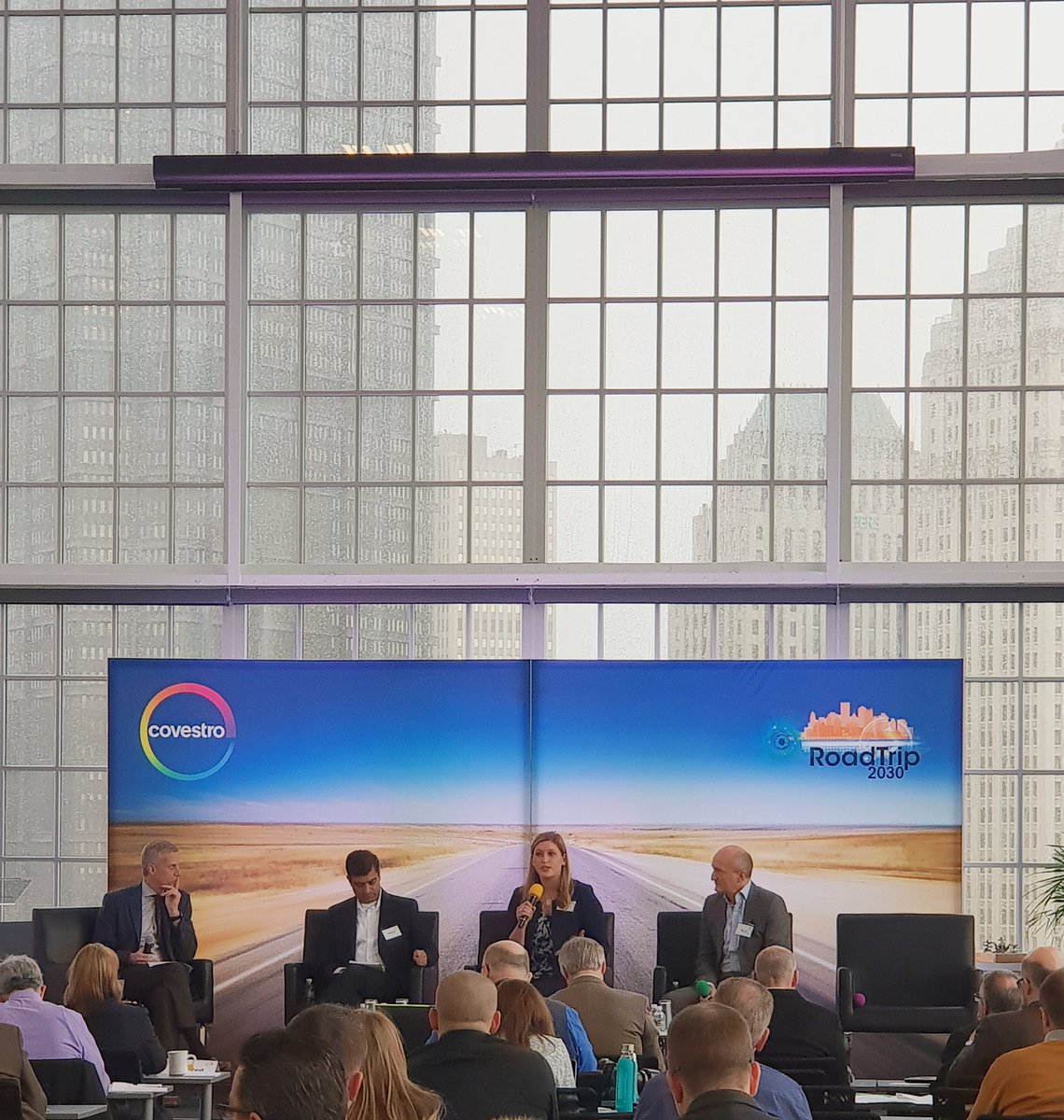 ibrivi's tweet photo. @paigekassalen at #RoadTrip2030 on how to overcome the challenges for design and engineering as #Partners #FutureOfMobility #MaterialsInMotion #EngineeringExpertise https://t.co/6sUUImF2qz