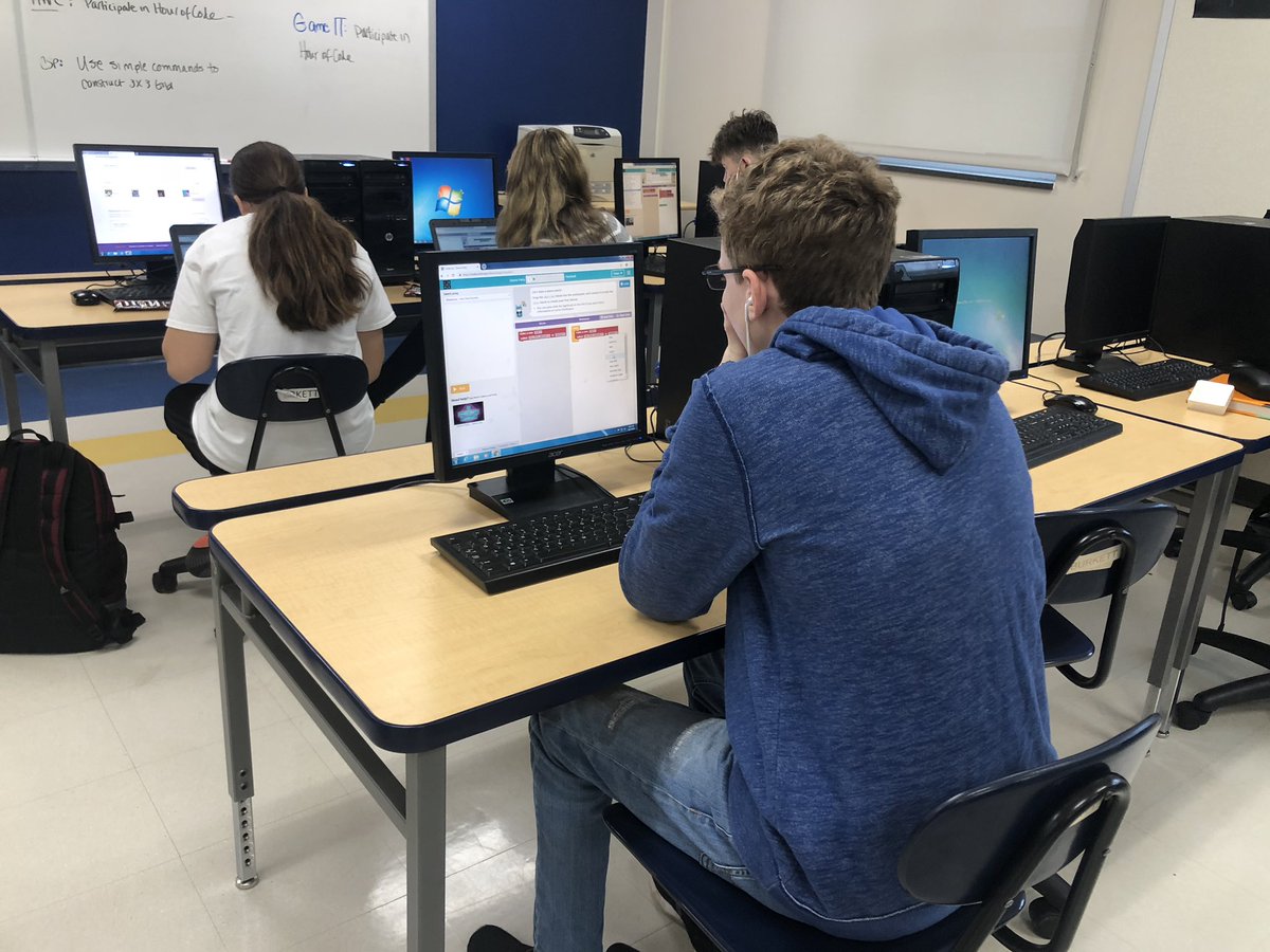 A_Witt24's tweet image. Day 1#hourofcode and #CSEdWeek off to a great start. More to come....#getcoding