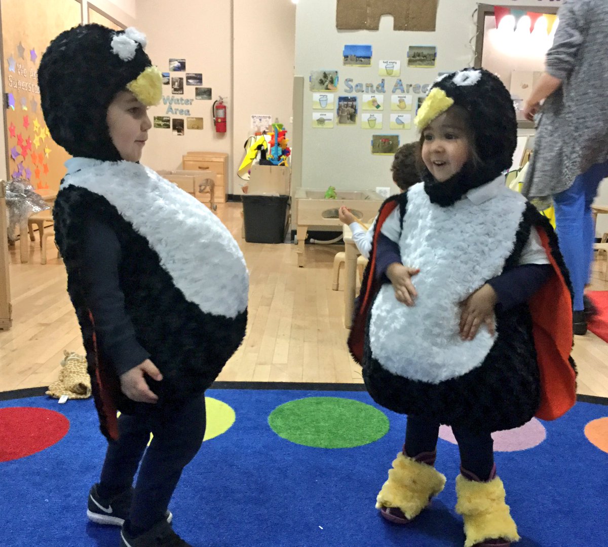 prenurserybisc's tweet photo. Move over Ducklings, penguins are taking over this class in spirit of our winter theme! 🐥 #BISCLPPreNursery #LearningAboutWeather #DressUpFun #WinterAnimals https://t.co/5V6QZjWATc