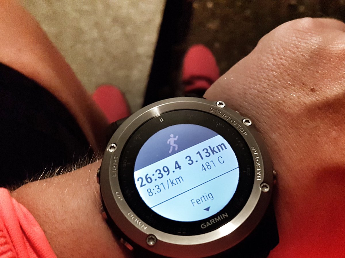 verbockt's tweet photo. 3 km am 3. Dezember. Warum ich stehengeblieben bin, weiß ich auch nicht. Ist aber irgendwie sinnbildlich. #bock2run #verbockt https://t.co/yJjAPoBO0J