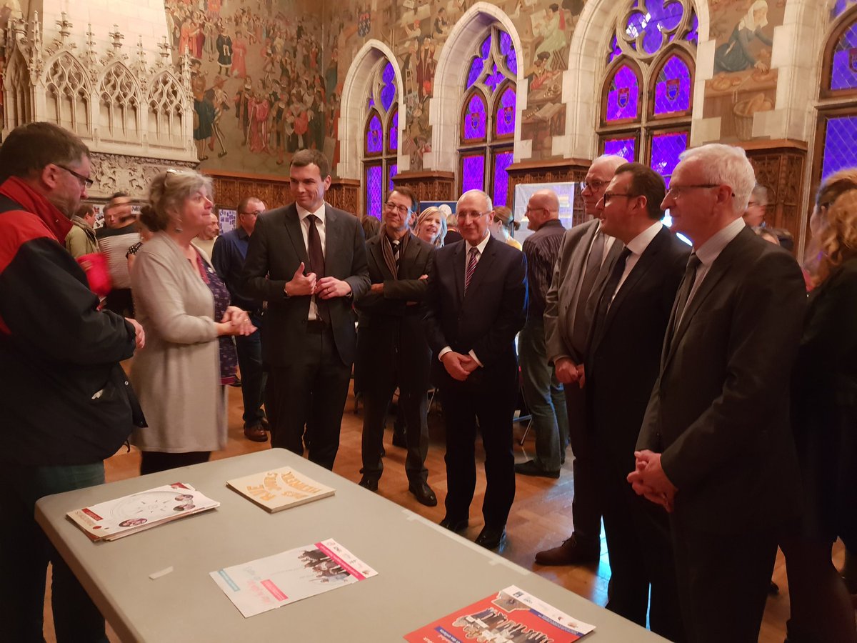 #40anspolville #Arras Fabien Sudry participe aux côtés de <a href="/FLeturque/">Frédéric Leturque 🇪🇺🇫🇷</a> et de <a href="/PascalLachambre/">Pascal Lachambre</a> à la soirée de lancement organisée par les habitants des quartiers.