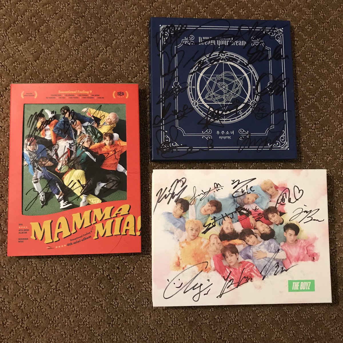 hellomailee's tweet photo. 🥖 2 weeks left!! 🥖
[GIVEAWAY] Want to win these 3 signed mini albums from #SF9 #WJSN #TheBoyz? Follow &amp; RT for a chance to win! (Closes 12/14/18) #KPOP https://t.co/G8cvuskXPO