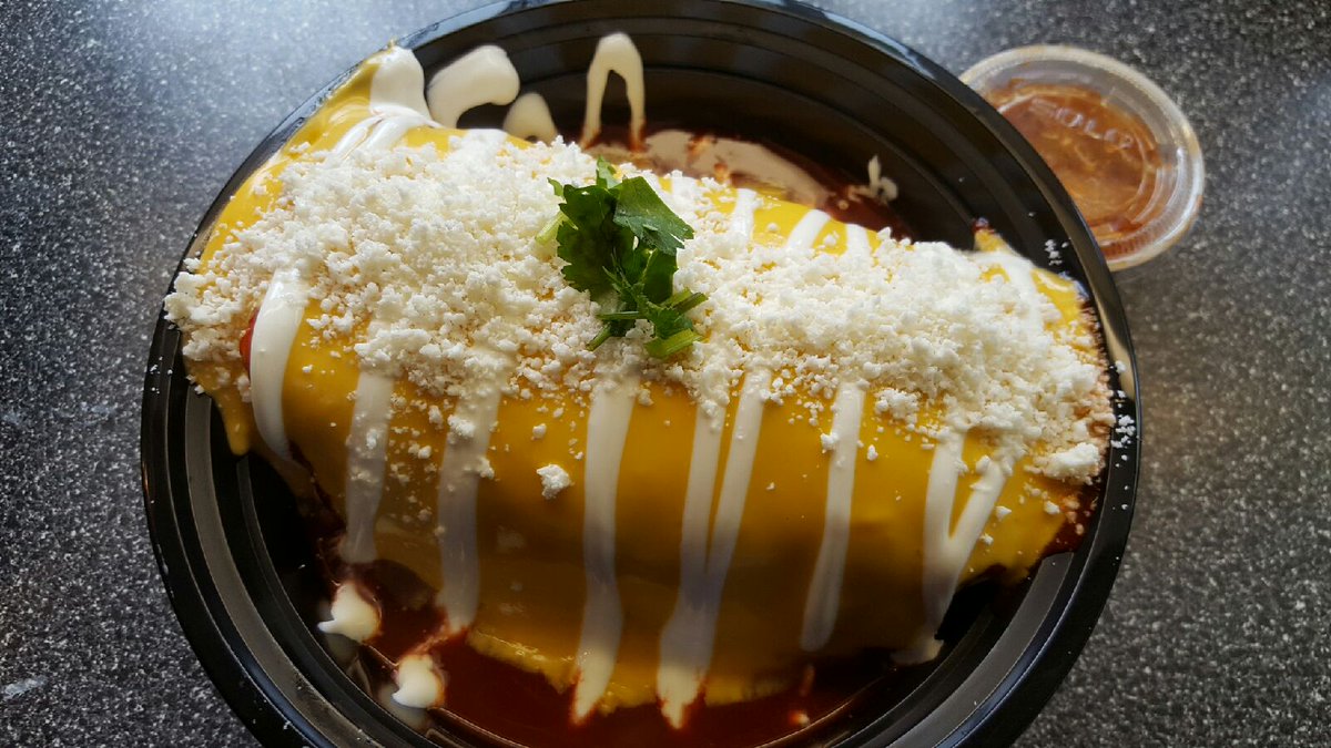 Its chilly out but beautiful!! Come on out for some fresh air and a yummy smothered burrito. Vegie, chicken, carne asade, or al pastor pork, aslo available in #vegan..just make it wet!