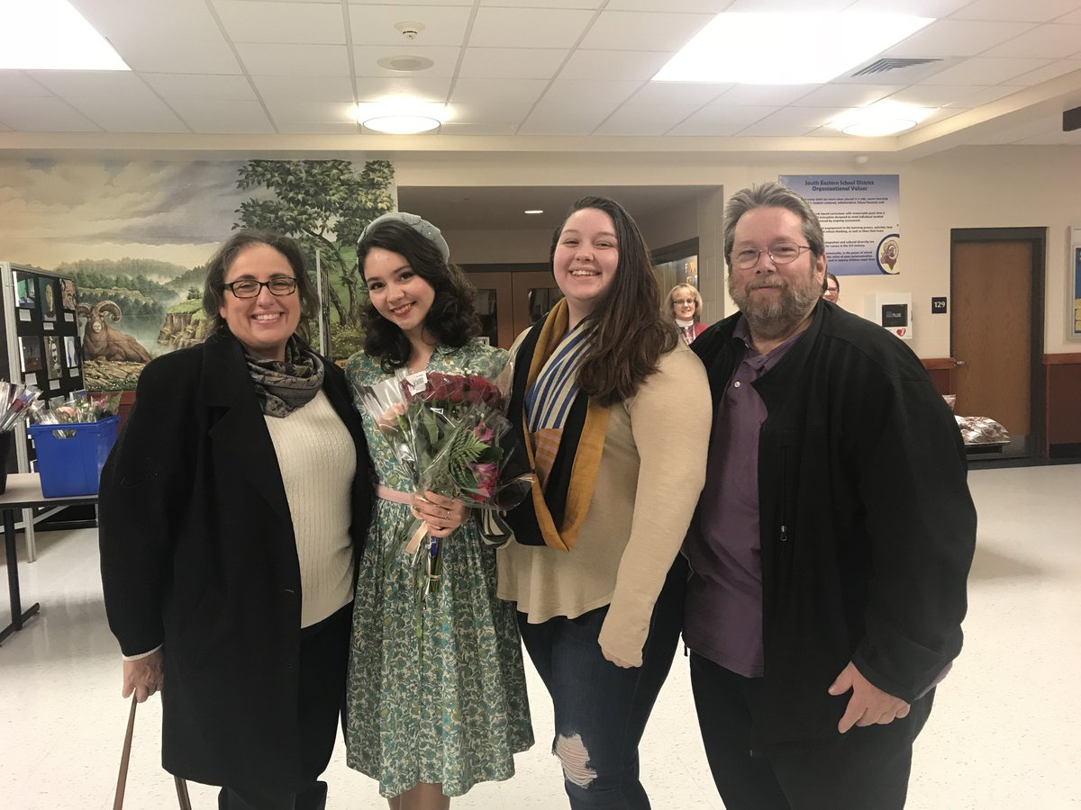 yesprogramnews's tweet photo. Viktoria from #Bulgaria, hosted by @AYUSA in PA, had a very full November, and we’re not just talking about Thanksgiving! Read about her involvement in #IEW2018 and her school play: https://t.co/Ae754FQmgX @ECAatState @AC_Global @YESalumniBG @USEmbassySofia https://t.co/jARYrke3Hg