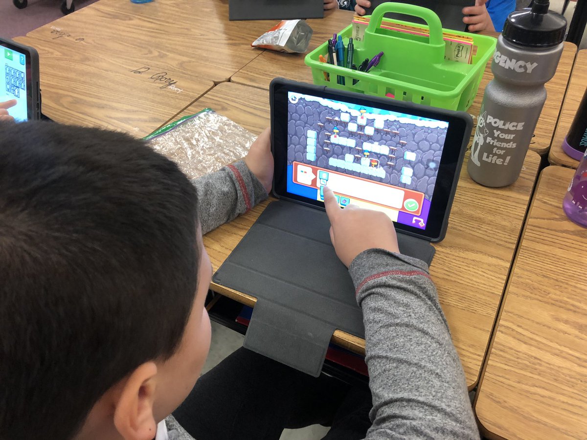 MrsBaggs123's tweet photo. Just the beginning of our week long #HourOfCode_GV celebration. We can’t wait to learn about coding this week! #BSESJagNation #BaggiosBrainiacs https://t.co/EDHCWYDri3