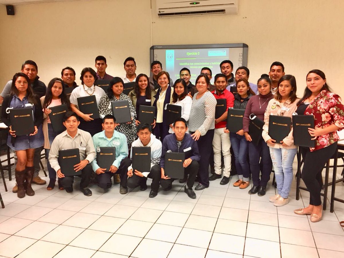 UTSelva2's tweet photo. Con total éxito se celebró el Encuentro de Egresados 2018 en  nuestra #UTSelva, en donde por varias horas y a través del taller “Obteniendo el trabajo que deseo” nuestros profesionistas egresados convivieron y compartieron experiencias profesionales en un ambiente de alegría. https://t.co/mDHAAdtaU6